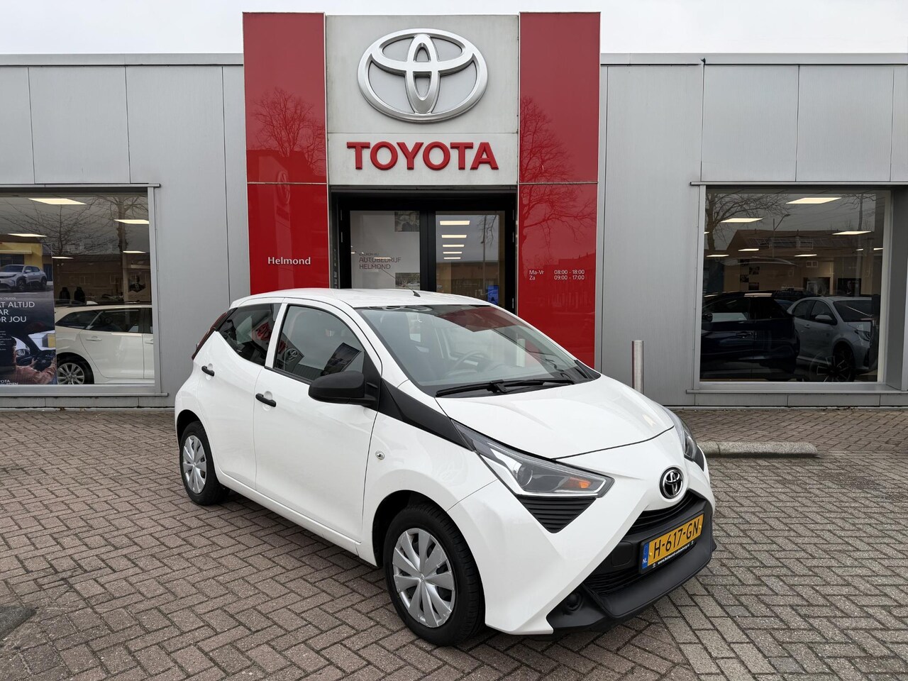 Toyota Aygo - 1.0 VVT-i x-fun Eerste eigenaar | lage kilometerstand | Airco - AutoWereld.nl