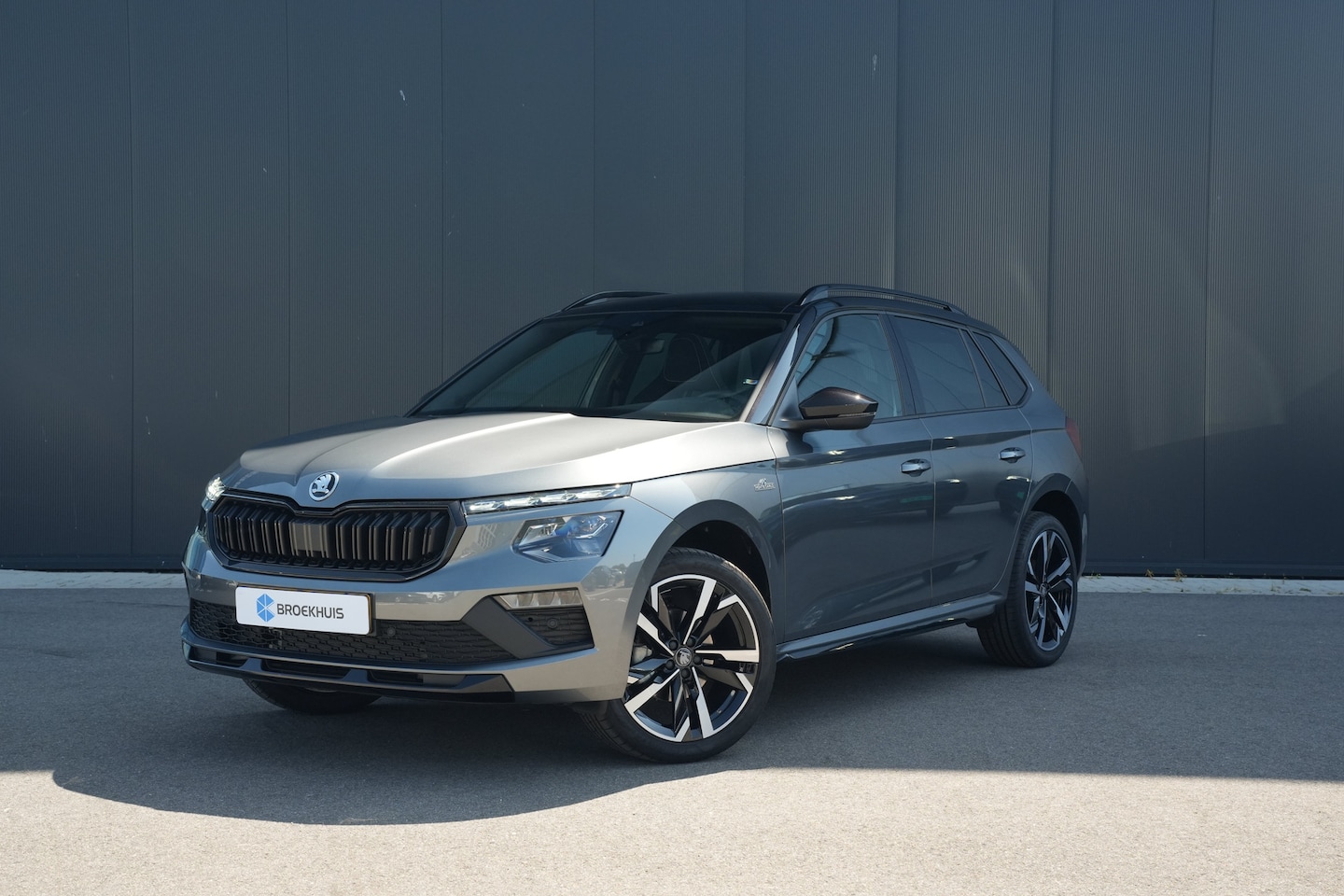 Skoda Kamiq - | Trekhaak | Stoelverwarming | Camera | Adaptive Cruise | 18" - AutoWereld.nl
