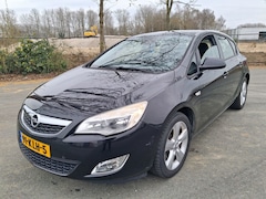 Opel Astra - 1.6 Edition Let op, auto heeft probleem koelvloeistof, loopt warm