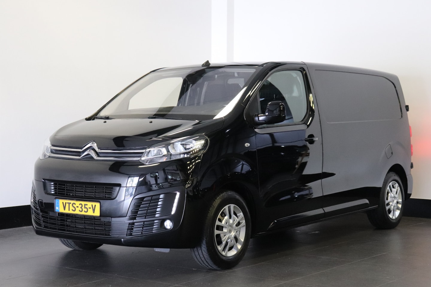Citroën Jumpy - 2.0 BlueHDI 180PK Automaat L2 EURO 6 - Airco - Cruise - Camera - € 19.950,- Excl. - AutoWereld.nl