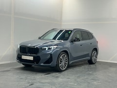 BMW X1 - xDrive23i M Sport | Trekhaak | Panoramadak | Comfort Access |
