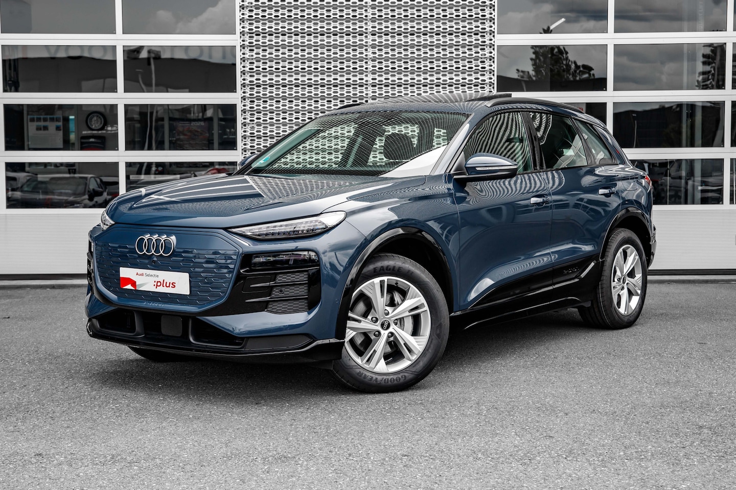 Audi Q6 e-tron - Quattro 388pk | Panoramadak | Trekhaak | Stoelverwarming Voor + Achter | Stuurwielverwarmi - AutoWereld.nl