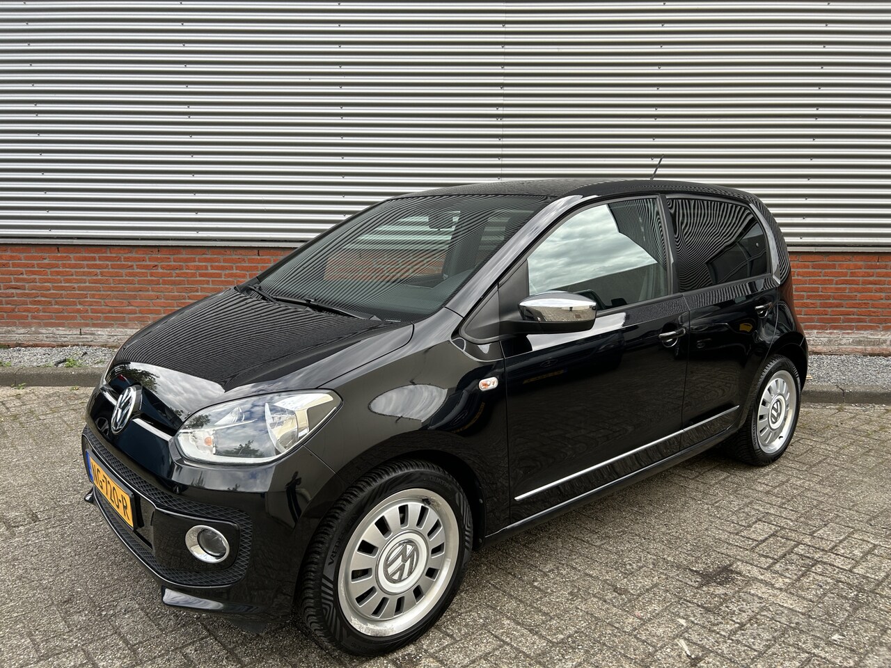 Volkswagen Up! - 1.0 high up! BlueMotion | Lage kmstand | Airco | Goed onderhouden | - AutoWereld.nl