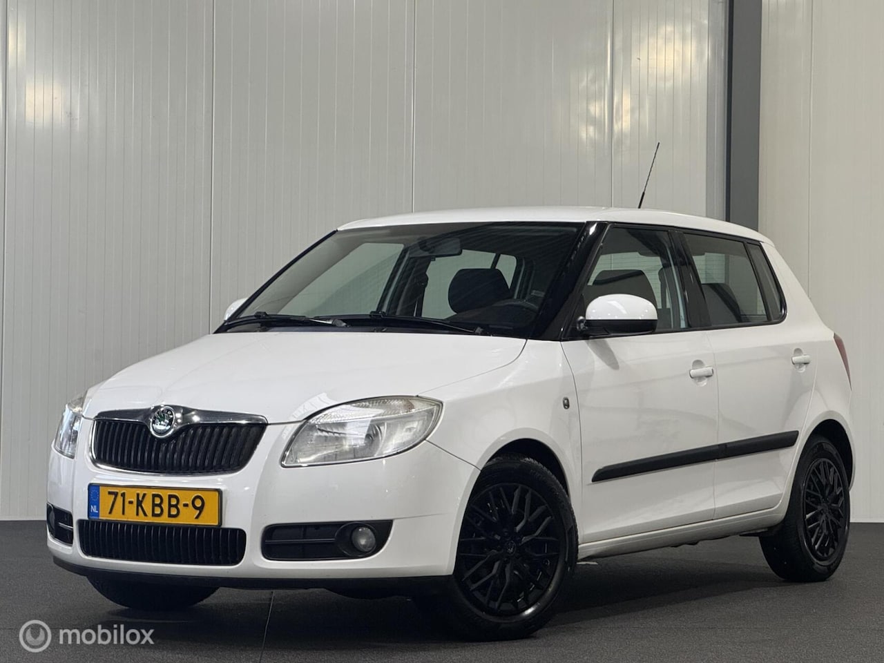 Skoda Fabia - 1.2 Ambition [ NAP APK 23-9-27 Bluetooth ] - AutoWereld.nl