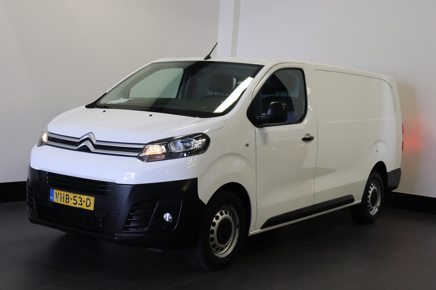 Citroën Jumpy - 2.0 BlueHDI 122PK L3 EURO 6 - A/C Climate - Cruise - PDC - € 10.950,- Excl. - AutoWereld.nl