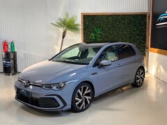 Volkswagen Golf - 1.5 eTSI 3x R-Line|Pano|ACC|Carplay|Alarm|
