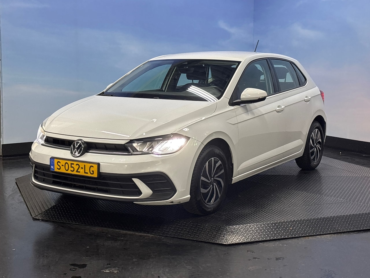 Volkswagen Polo - 1.0 TSI Life Airco | ACC | Navi | DAB - AutoWereld.nl