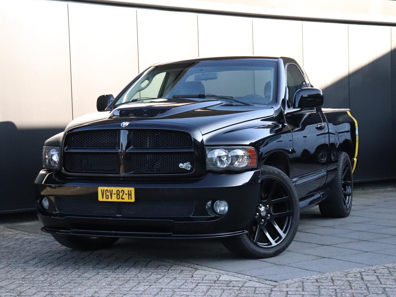 Dodge Ram 1500 - RUMBLE BEE | ORIGINELE RUMBLE BEE NR: 4214 | TREKHAAK | LEDER | BLUETOOTH | - AutoWereld.nl