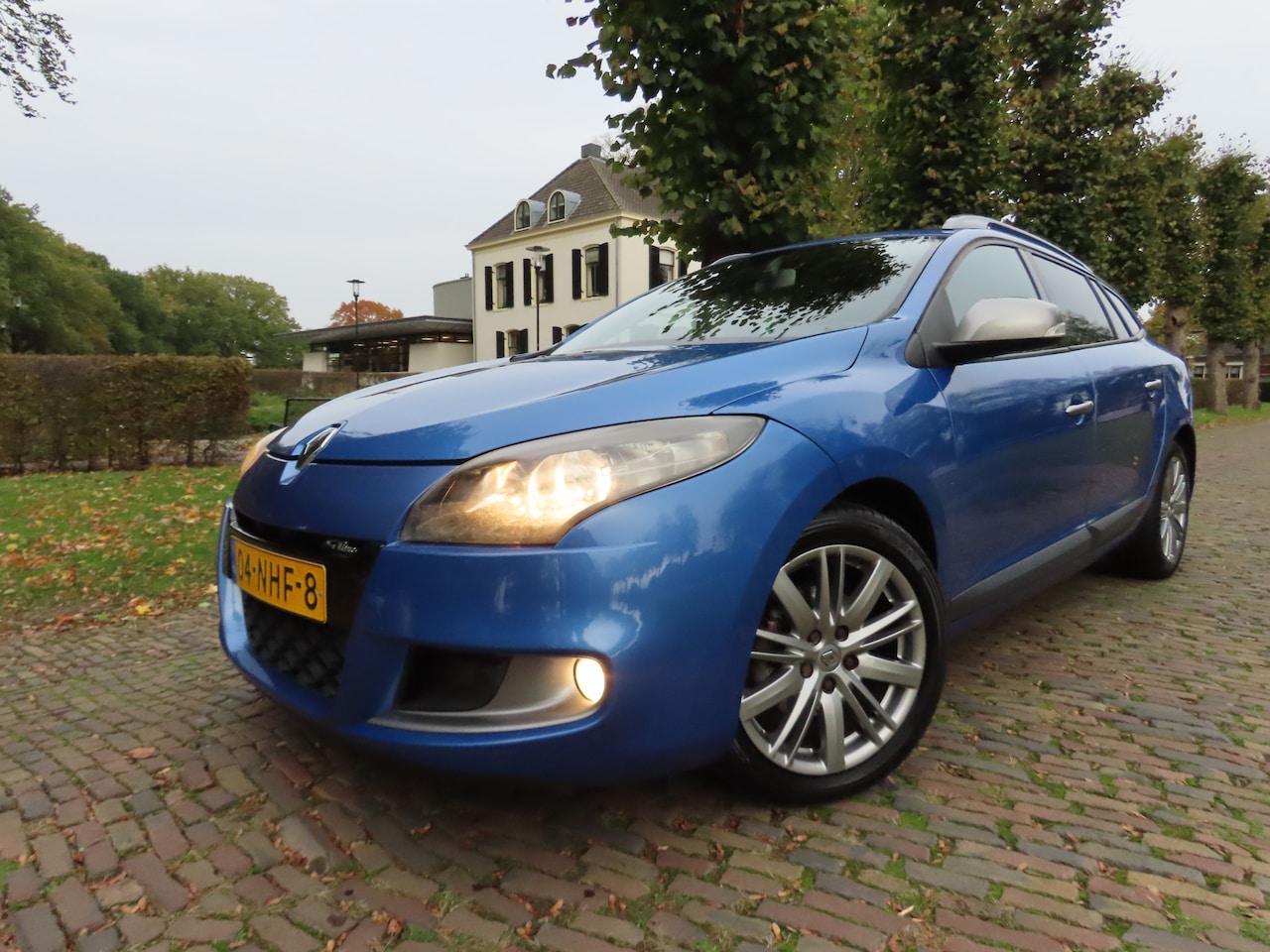 Renault Mégane Estate - 1.4 TCe Dynamique 131 PK ECC Cruisecontrol Leer/Stof Sportstoelen Keyless Entry Navigatie - AutoWereld.nl