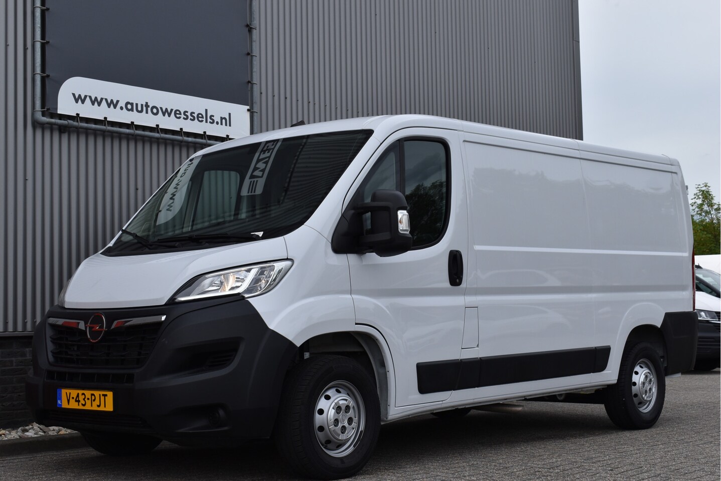 Opel Movano - 2.2D 140 L2H1 Edition Cruise, 3 zits, Camera, PDC, Carplay, Climatronic, Navi, DAB - AutoWereld.nl