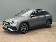 Mercedes-Benz GLA-Klasse - 200 AMG Line 200 | AMG Pakket | Camera | Widescreen | Sensoren Voor & Achter | | AMG-styli