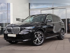 BMW X5 - xDrive50e M Sport Automaat / Panoramadak Sky Lounge / Trekhaak / Sportstoelen / Parking As