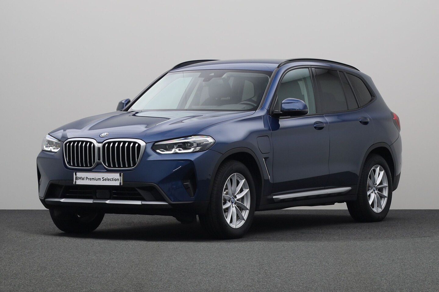 BMW X3 - xDrive30e Business Edition Plus | Achteruitrijcamera | Extra getint glas in achterportierr - AutoWereld.nl
