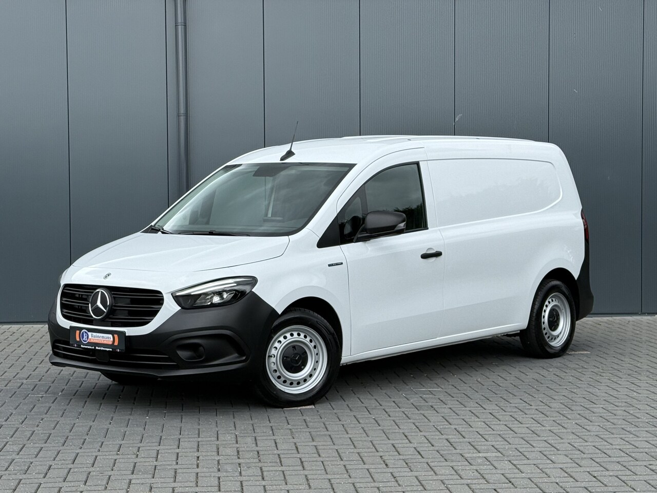 Mercedes-Benz eCitan - 112 Pro L2H1 / 51 kWh / 6.716 KM / ** RIJKLAAR ** / LED HIGH PERFORMANCE KOPLAMPEN / CAMER - AutoWereld.nl