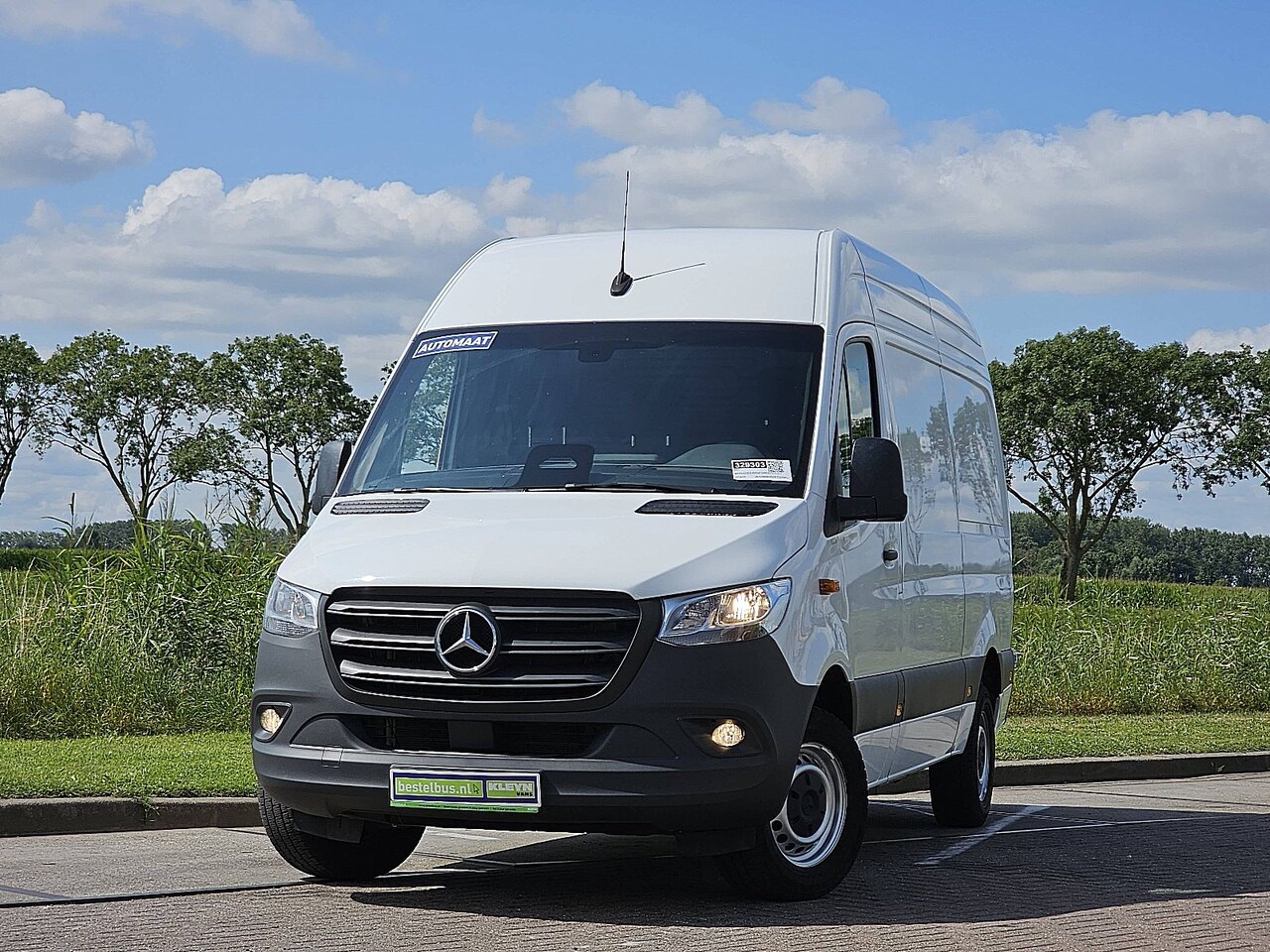 Mercedes-Benz Sprinter - 317 L2H2 Trekhaak+Sloten - AutoWereld.nl