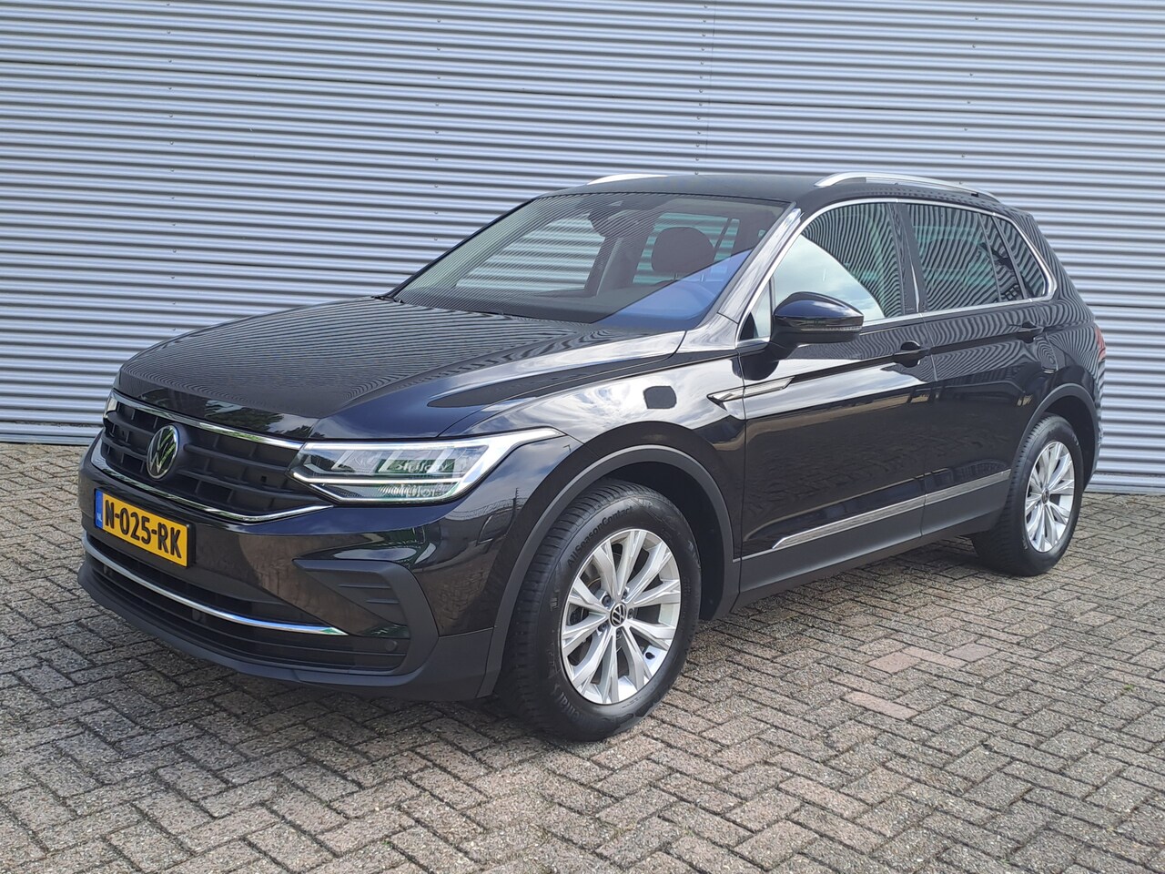 Volkswagen Tiguan - 1.5 TSI Life Business | Cruise control adaptief | Navi | Camera | Apple carplay | Andriod - AutoWereld.nl
