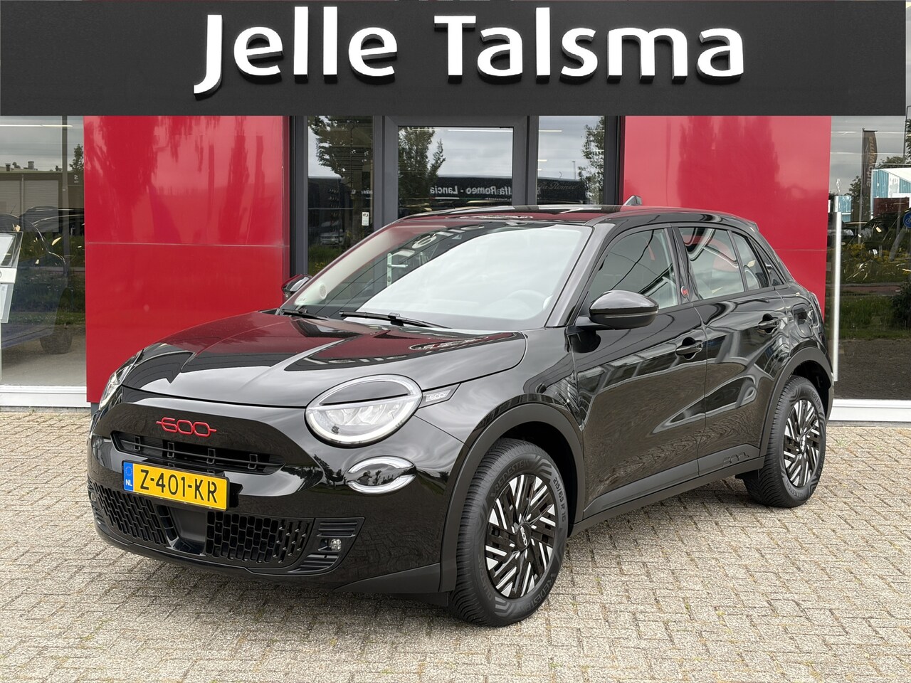 Fiat 600e - RED 54 kWh | Apple/Android CarPlay | Parkeersensoren - AutoWereld.nl