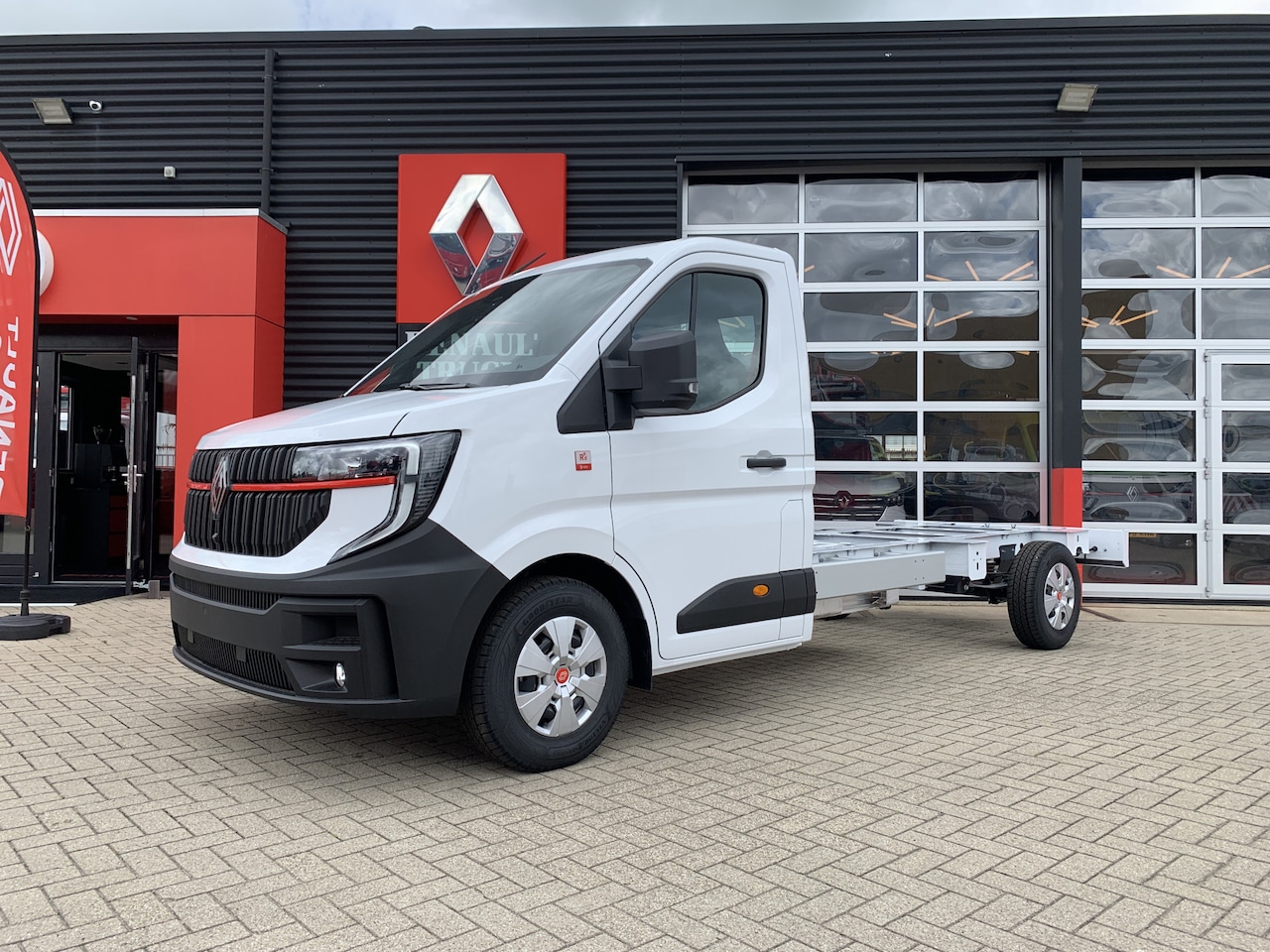 Renault Master E-Tech - chassis cabine T35 L3H1 long range 87 kWh Multimedia systeem, Trekhaak, Verwarmde Voorruit - AutoWereld.nl