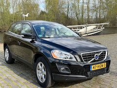 Volvo XC60 - 2.4D AWD Momentum Automaat 1e eigenaar airco cruis control cv op afs