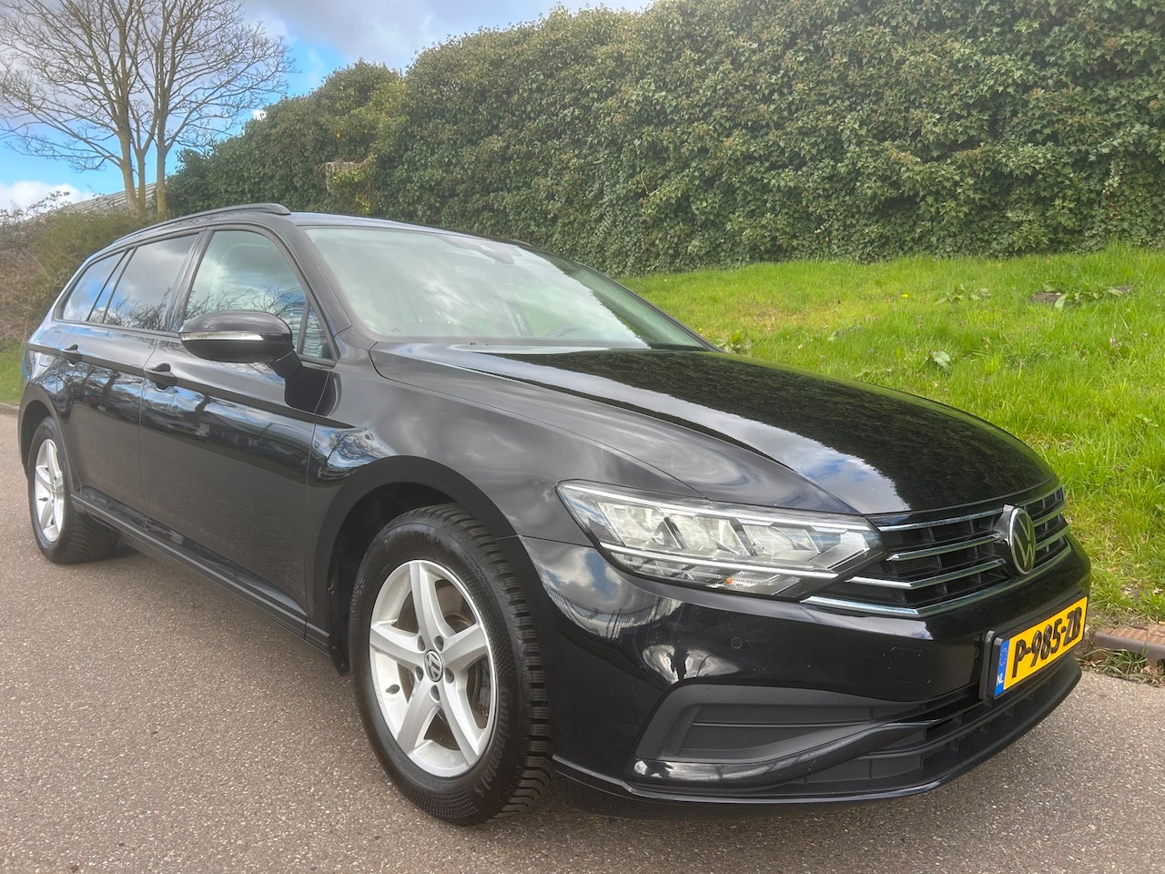 Volkswagen Passat Variant - 2.0 TDI Business - Navi - Clima - PDC - Trekhaak - AutoWereld.nl