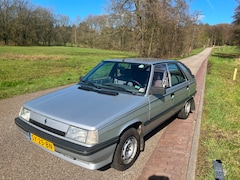 Renault 11 - R 11 GTX
