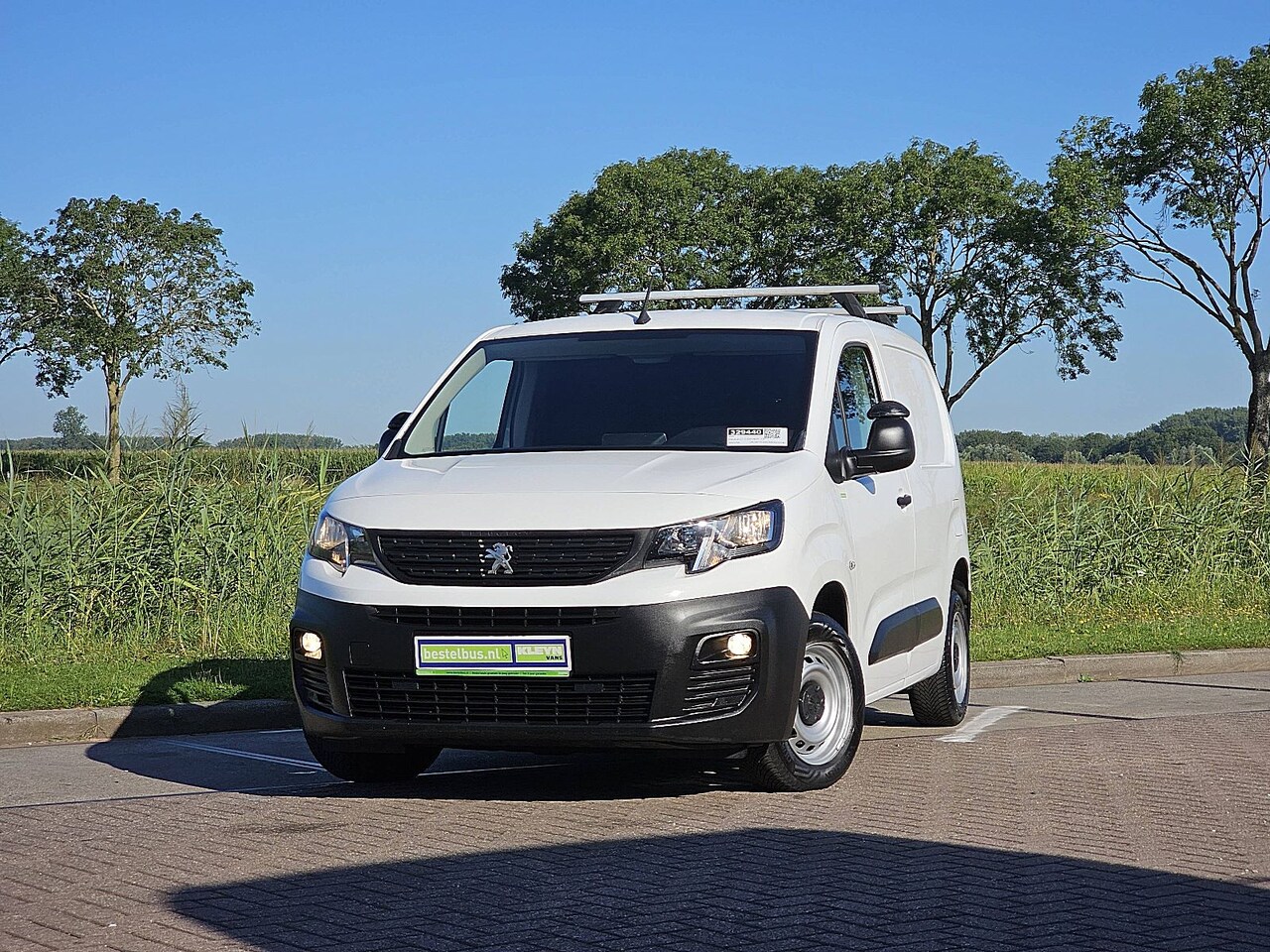 Peugeot Partner - 1.5 L1 Navi NAP Euro6 AC - AutoWereld.nl