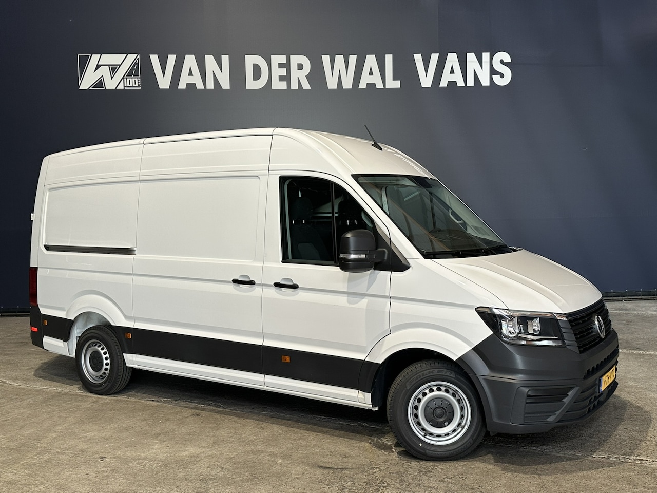 Volkswagen Crafter - 2.0 TDI 141pk L3H3 L2H2 Euro6 Airco | Camera | Apple Carplay | Cruisecontrol | Chauffeurss - AutoWereld.nl