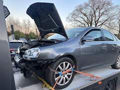 Volkswagen Jetta - 1.4 TSI Comfortline schade voorzijde