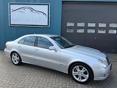 Mercedes-Benz E-klasse - 200 K. Avantgarde Automaat Clima Cruise bi-Xenon Navi 17" Pdc Trekhaak NL Auto Nap YOUNGTI