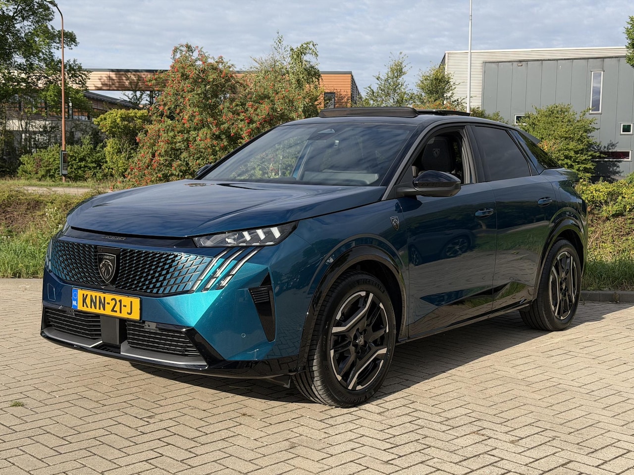 Peugeot e-3008 - GT Long Range 230 97 kWh | Apple Carplay & Android Auto | 360 Camera | Cruise Control Adap - AutoWereld.nl