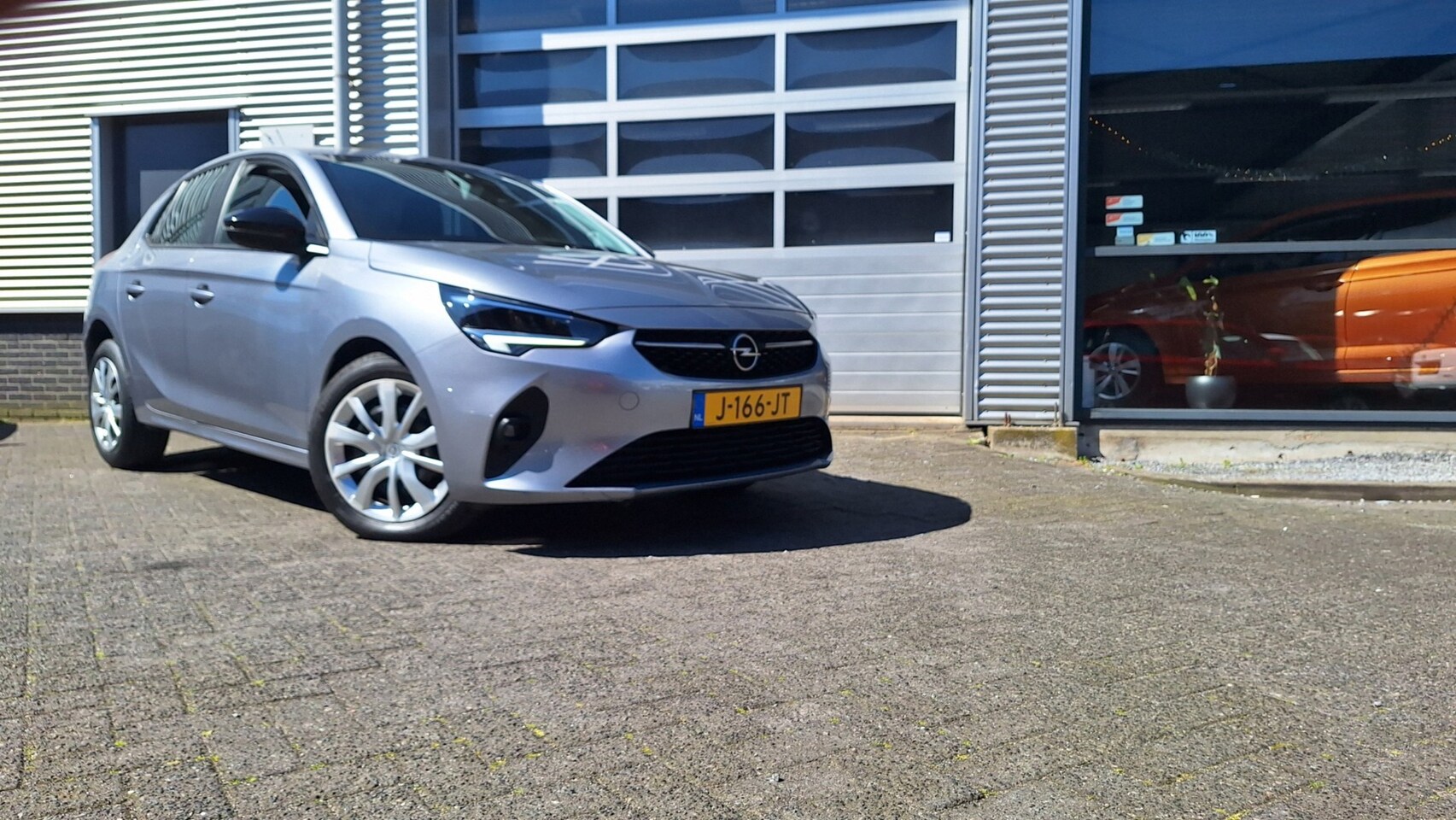 Opel Corsa - 1.2 Edition/Navigatie*Cruise/Pdc Automaat!!/Enz - AutoWereld.nl