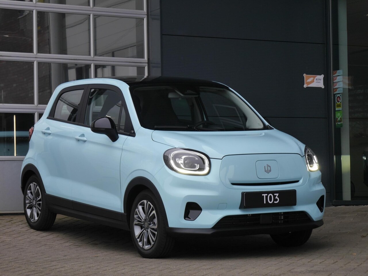 Leapmotor T03 - Design 37.3 kWh | Nieuw | Binnenkort leverbaar | Camera | Panoramadak | Adaptive cruise co - AutoWereld.nl