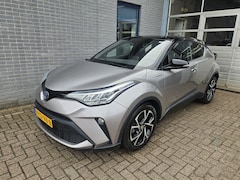 Toyota C-HR - 1.8 Hybrid Bi-Tone Plus Inclusief Afleveringskosten