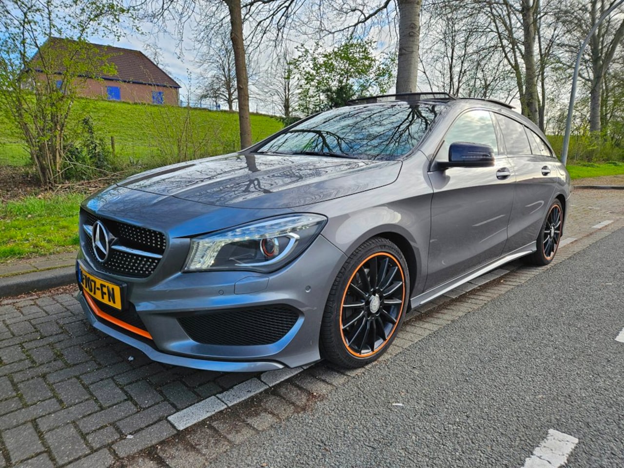 Mercedes-Benz CLA-klasse Shooting Brake - 250 OrangeArt Edition automaat ,leer ,nieuwe apk - AutoWereld.nl