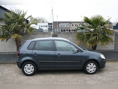 Volkswagen Polo - 1.4-16V Comfortline, airco, cruise