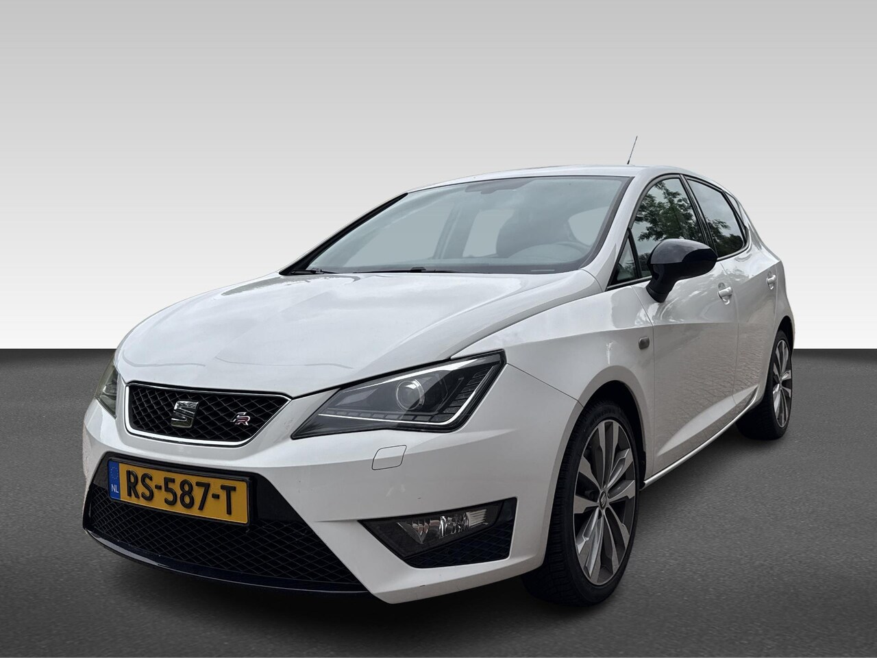 SEAT Ibiza - 1.0 EcoTSI FR Connect | Achteruitrijcamera | Armsteun voor | Centrale deurvergrendeling me - AutoWereld.nl