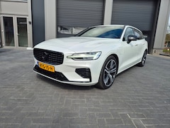 Volvo V60 - 2.0 T6 Recharge AWD R-Design PANO trekhaak Plug in Hybride