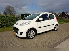 Peugeot 107 - 1.0-12V Millesim 200 AIRCO