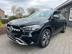 Mercedes-Benz GLA-Klasse - 250 e, Pano, Led, Camera