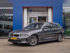 BMW 3-serie Touring - 330e eDrive Edition | leder | Stoelverwarming | Digitaal dashboard | Navigatie | Keyless |