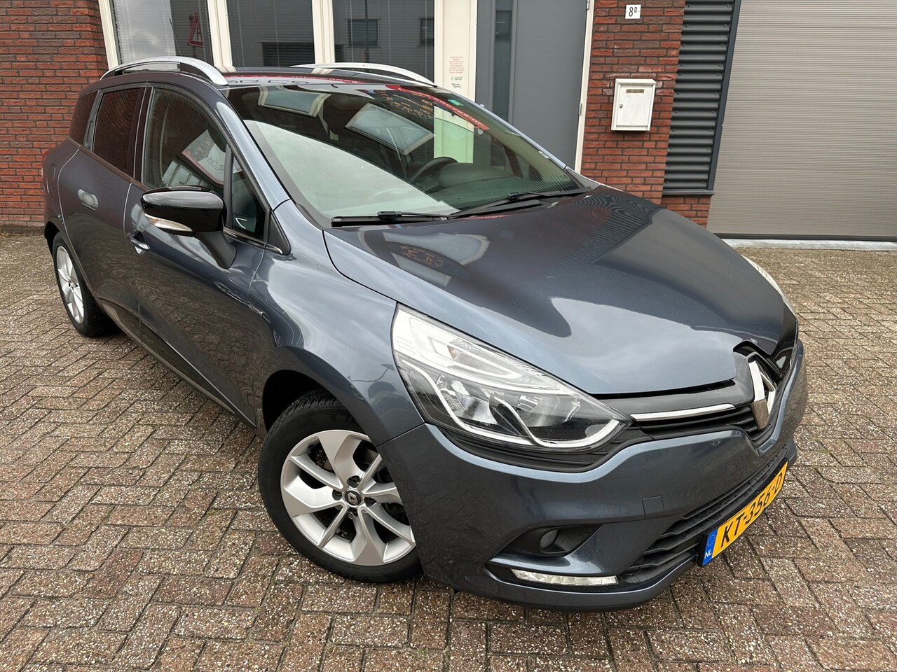 Renault Clio Estate - 0.9 TCe Limited / 1e Eig / Navi / PDC / DAB / Keyless / Clima / LM - AutoWereld.nl
