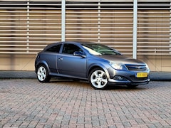 Opel Astra GTC - 1.6 Business Sport / Airco / Navi / Bluethoot / Multimedia / Pdc