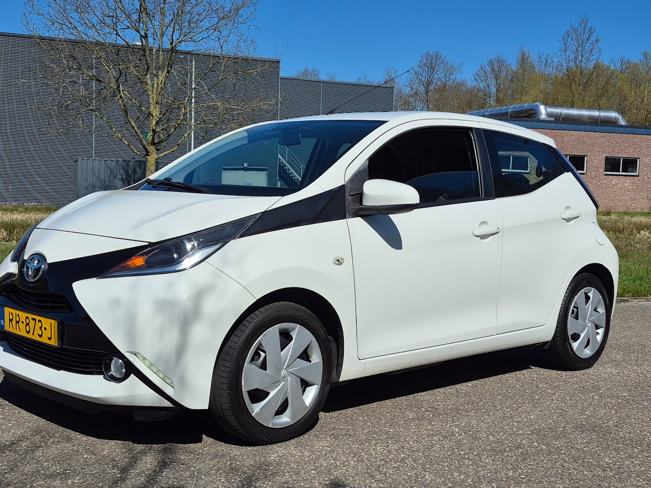Toyota Aygo - 1.0 VVT-i x-play 1.0 VVT-i x-play,incl btw - AutoWereld.nl