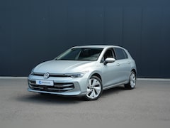 Volkswagen Golf - 1.5 eHybrid Life Edition | ErgoActive Massage | Leder / Alcantara | Camera