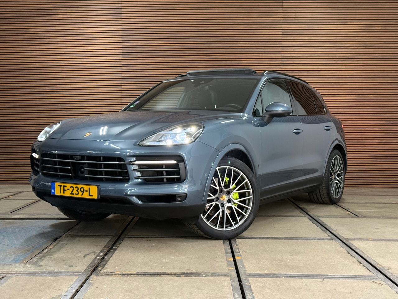 Porsche Cayenne - 3.0 E-Hybrid | Full Option | Vierwielbesturing | PANO | PDLS+ | BOSE | PASM | ComfortPakke - AutoWereld.nl