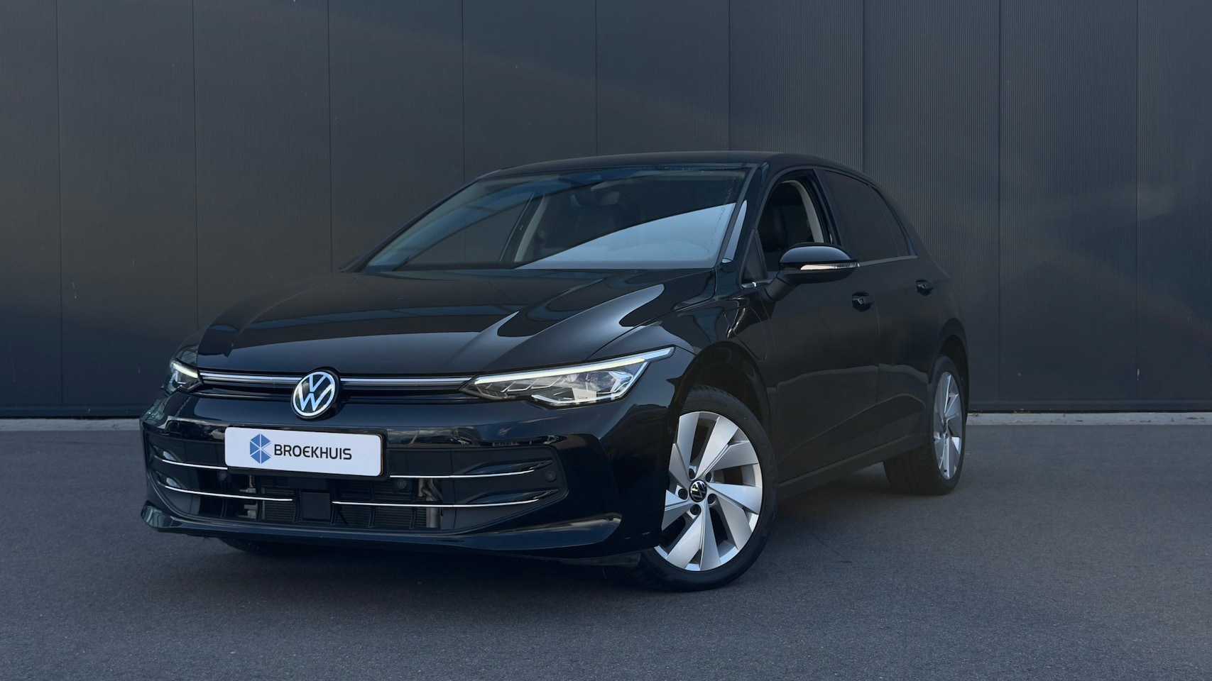 Volkswagen Golf - 1.5 eHybrid Life Edition | ErgoActive Massage | Leder / Alcantara | Camera - AutoWereld.nl