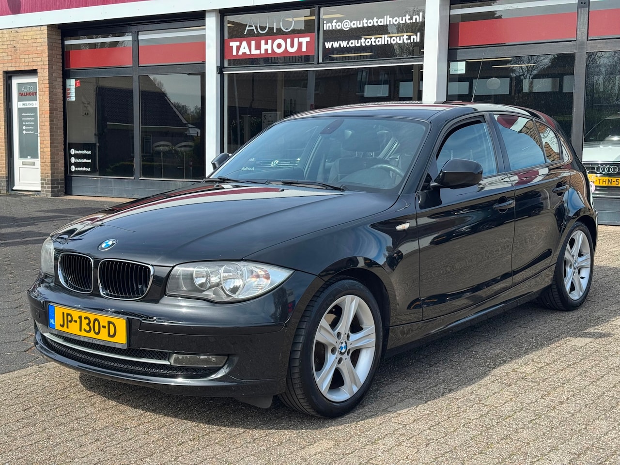 BMW 1-serie - 116i High Executive | AIRCO, STOELVERWARMING, CRUISE CONTROL, PDC - AutoWereld.nl