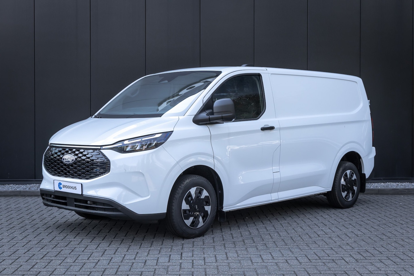 Ford Transit Custom - E-Transit 320 L1H1 Trend 71kWh 71kWH | Grotere Accu | Carplay | 2300kg trekgewicht | - AutoWereld.nl