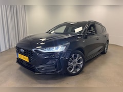 Ford Focus Wagon - 1.0 EcoBoost Hybrid ST Line | Winter Pack | Draadloos CarPlay | Privacy Glass | LED