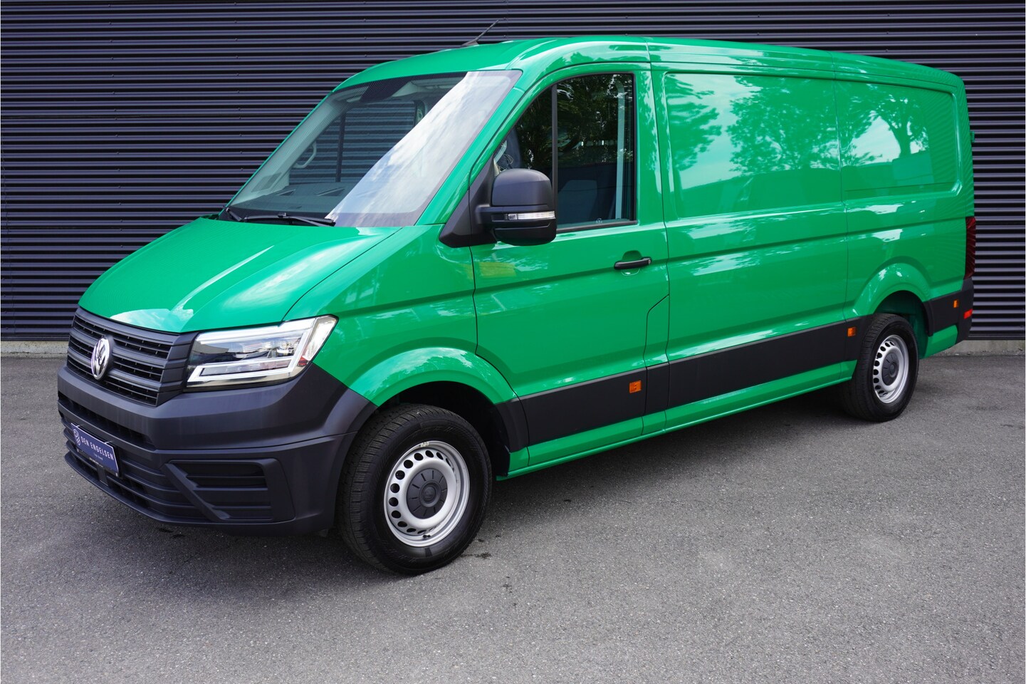 Volkswagen Crafter - 163pk RWD Automaat L3H2/L2H1 Apple carplay Camera Navigatie LED 3-Zits 3500kg Trekgewicht - AutoWereld.nl